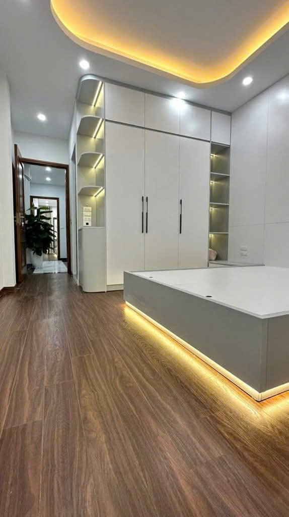 KẺ VẼ - ĐÔNG NGẠC- GARA Ô TÔ –TRƯỚC NHÀ Ô TÔ TRÁNH